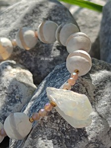 Bransoletka z kwarcem, agatem i kamieniem słonecznym Biel