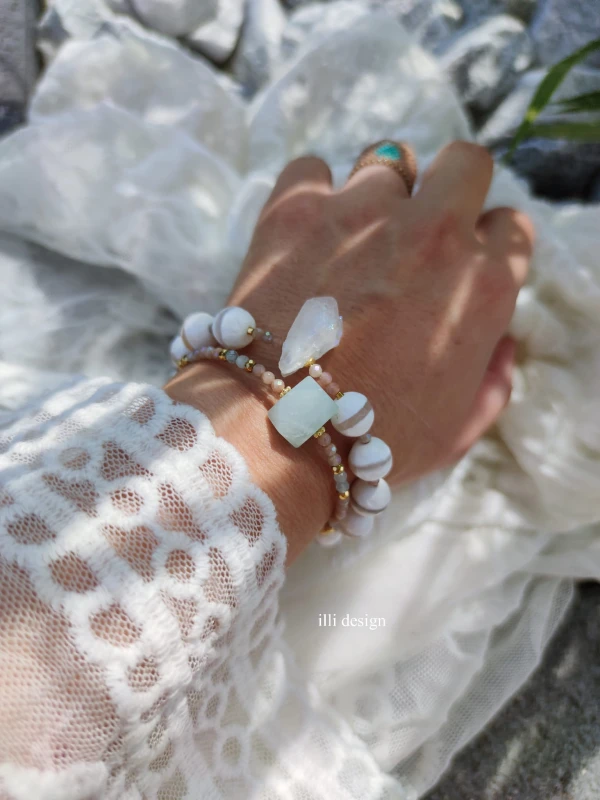 Bransoletka z kwarcem, agatem i kamieniem słonecznym Biel