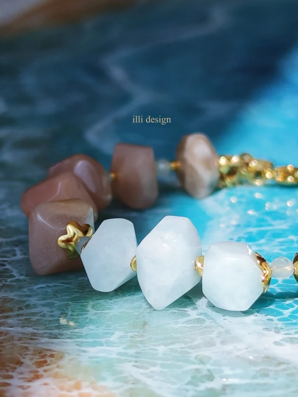 Bransoletka z kamieni słonecznych, akwamarynu Fale