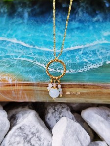 Naszyjnik z kamieniami Kobiecość