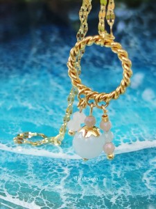 Naszyjnik z kamieniami Kobiecość