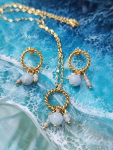 Kolczyki z kamieniami Kobiecość