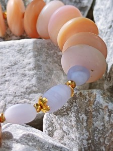 Bransoletka z muszli i chalcedonu Natura