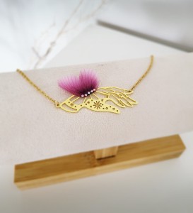 Naszyjnik Dłoń z motylem