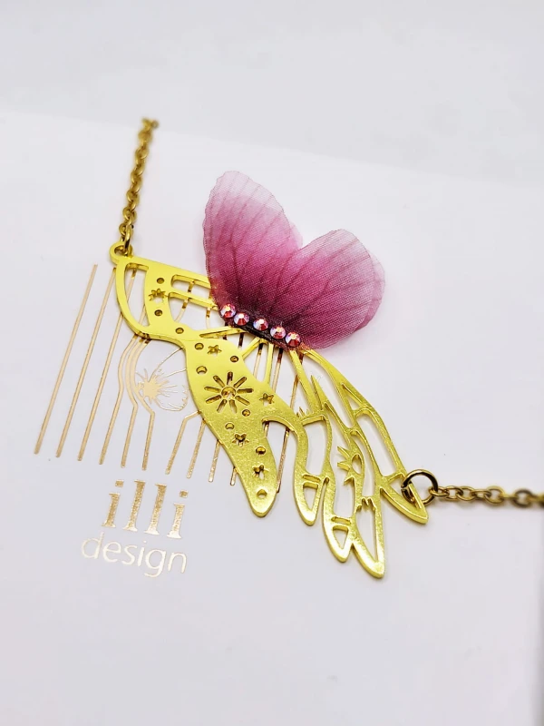 Naszyjnik Dłoń z motylem