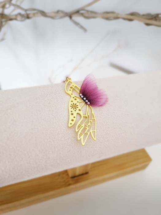 Naszyjnik Dłoń z motylem