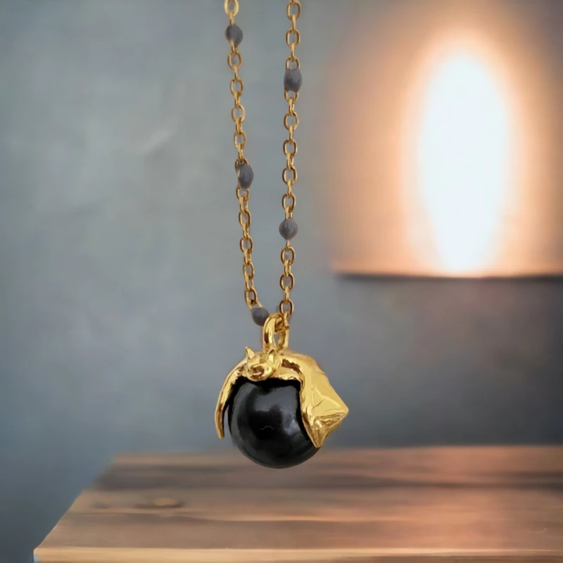 Naszyjnik Nietoperz z perłą Swarovskiego