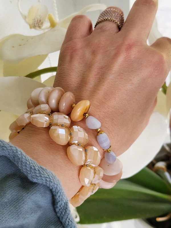 Bransoletka z muszli i chalcedonu Natura