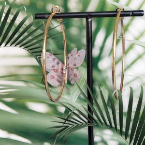Kolczyki duże koła z motylem N1