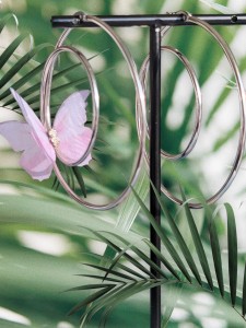 Kolczyki duże koła z motylem N3