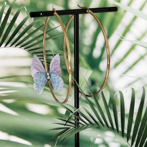 Kolczyki duże koła z motylem N10