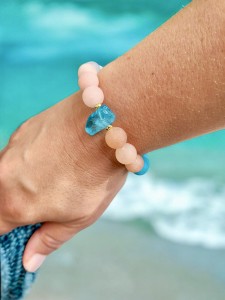 Bransoletka z pastelowych jadeitów i niebieskim kwarcem Plaża