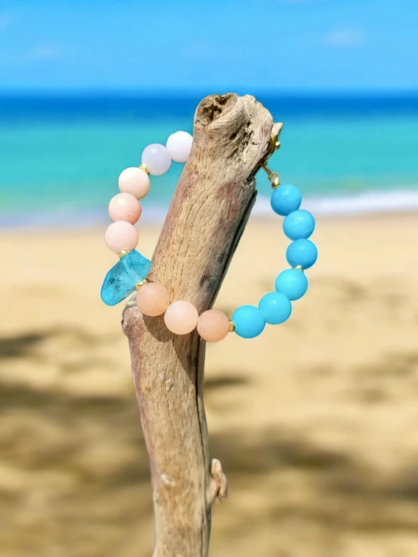Bransoletka z pastelowych jadeitów i niebieskim kwarcem Plaża