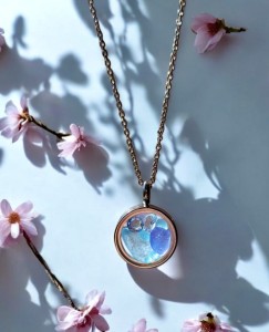 Naszyjnik medalion z niebieskim topazem i szkłem morskim Oceaniczny Blask