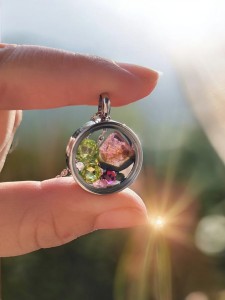 Naszyjnik medalion z turmalinem, perydotem i granatem klasy A Turmalinowy Raj