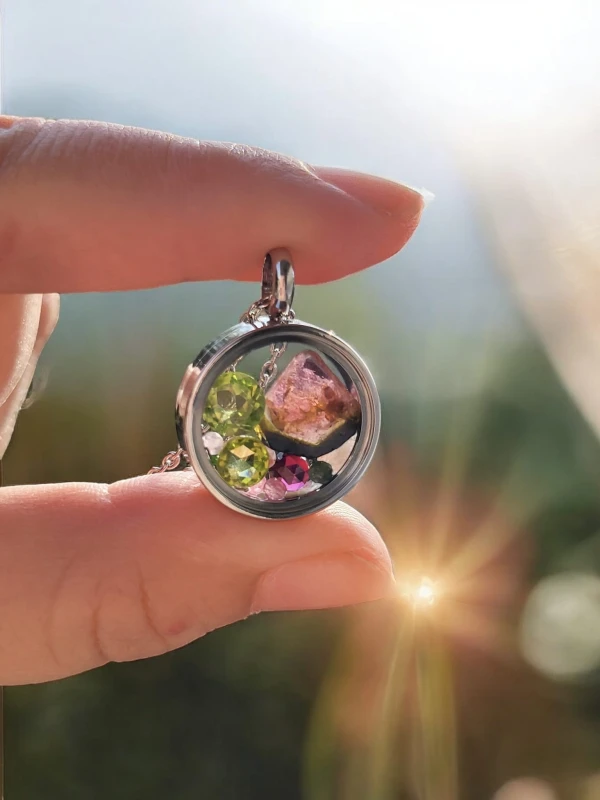 Naszyjnik medalion z turmalinem, perydotem i granatem klasy A Turmalinowy Raj