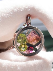 Naszyjnik medalion z turmalinem, perydotem i granatem klasy A Turmalinowy Raj