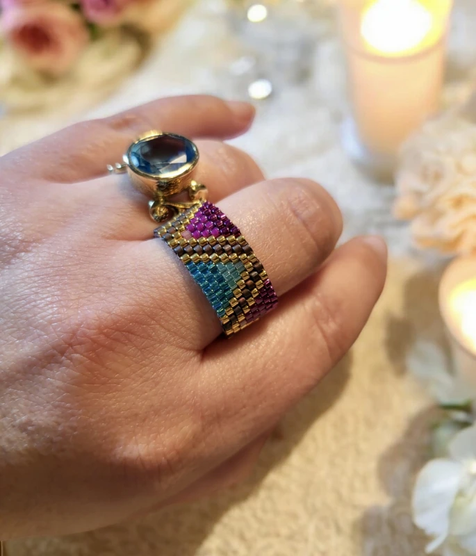 Pierścionek tkany Magenta & Turkus – Królewska Kompozycja