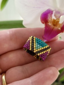 Pierścionek tkany Magenta & Turkus – Królewska Kompozycja